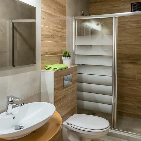 Ewa Quarto em Acomodações Particulares *